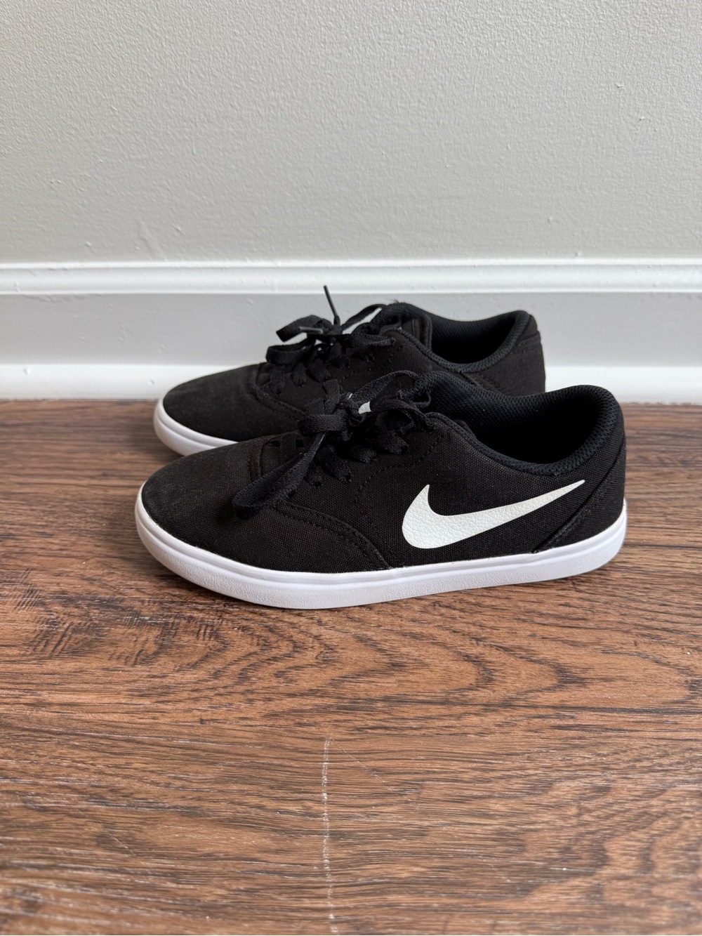 NIKE SB Check Canvas Kids Shoes Black Sneakers Size 4Y Youth Kids